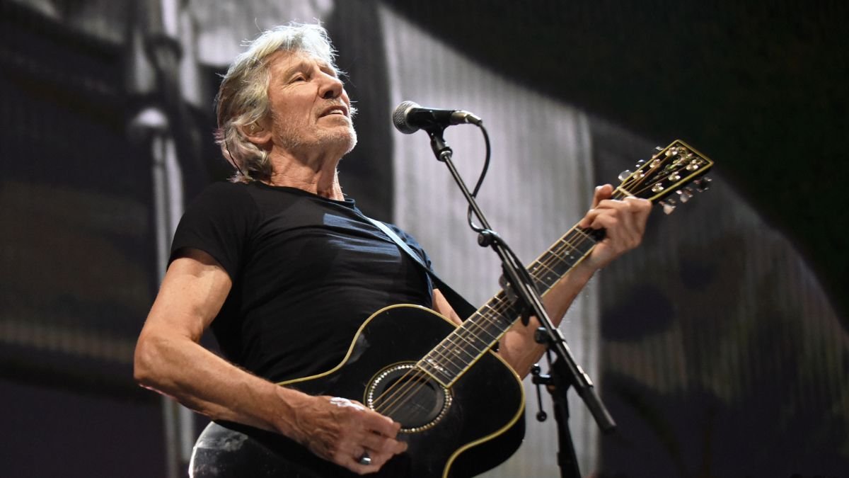 Roger Waters Re-records "The Dark Side of the Moon