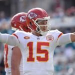 "Patrick Mahomes throws three TD passes as the Chiefs rout the Bears 41-10, with Taylor Swift adding star power to the game day experience."