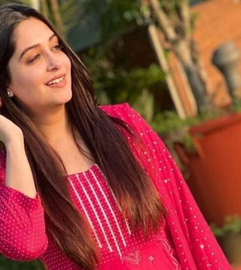 "TV star Dipika Kakar urges fans to stay cautious. Her advice: 'Don't accept COD parcels blindly.' Learn how to protect yourself from this scam."