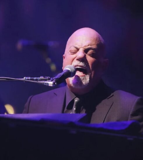 Don't miss Billy Joel's epic performance at Madison Square Garden. Discover where and how to watch the concert live, whether on TV or online, all for free.
