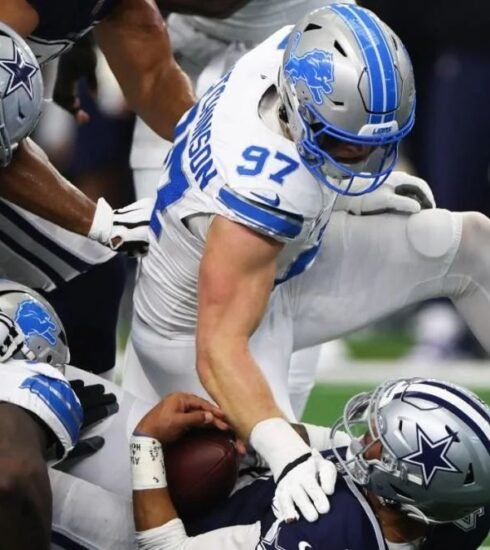 In a press conference today, Lions head coach Dan Campbell confirmed that rookie standout Aidan Hutchinson has fractured his tibia. This injury poses significant challenges for the team's defensive lineup as they navigate the remainder of the season. Fans and analysts alike are left wondering how this setback will affect the Lions' performance on the field.