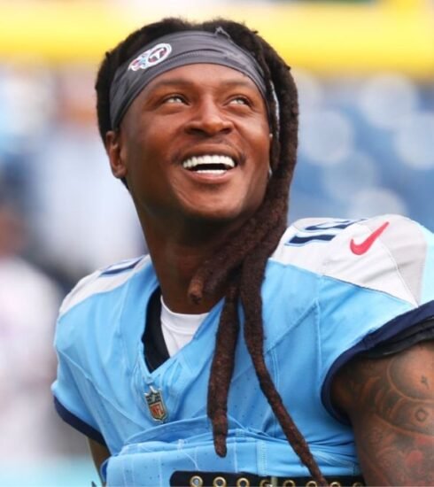 In a significant move for their offensive strategy, the Kansas City Chiefs have finalized a trade with the Tennessee Titans to acquire star wide receiver DeAndre Hopkins. This acquisition aims to bolster the Chiefs' receiving corps as they gear up for the new NFL season.