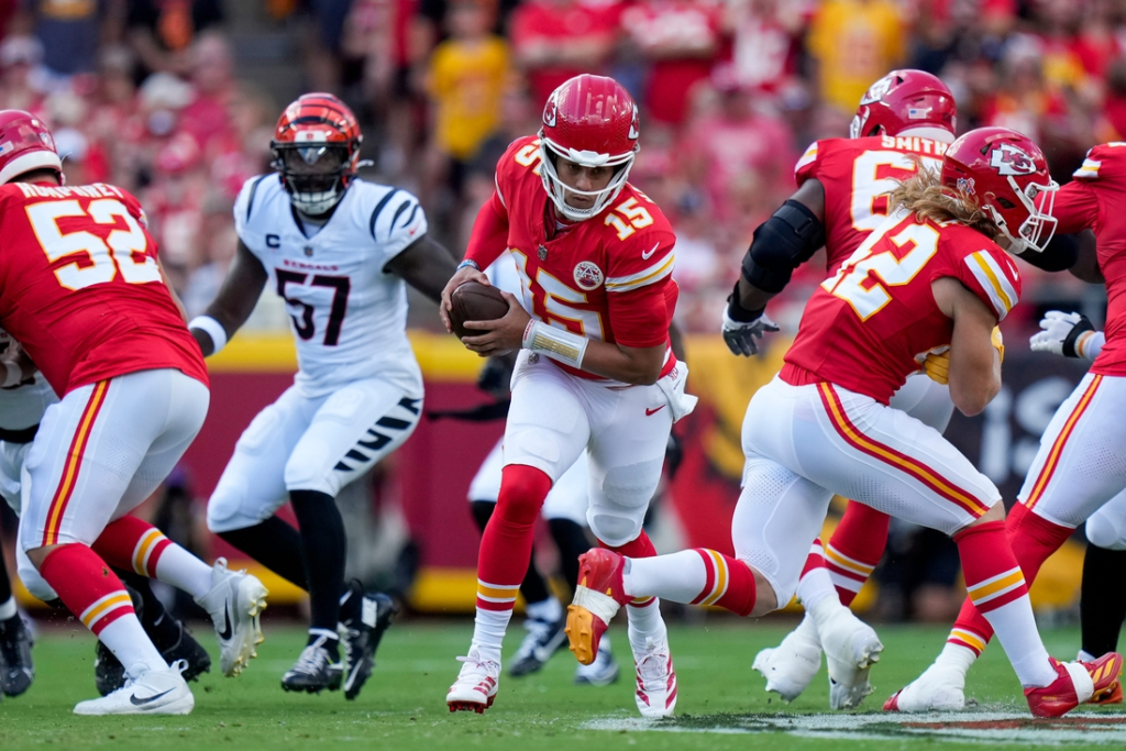 The LA Chargers edged ahead with a pivotal field goal, taking a 17-16 lead over the Kansas City Chiefs in a high-stakes matchup.
